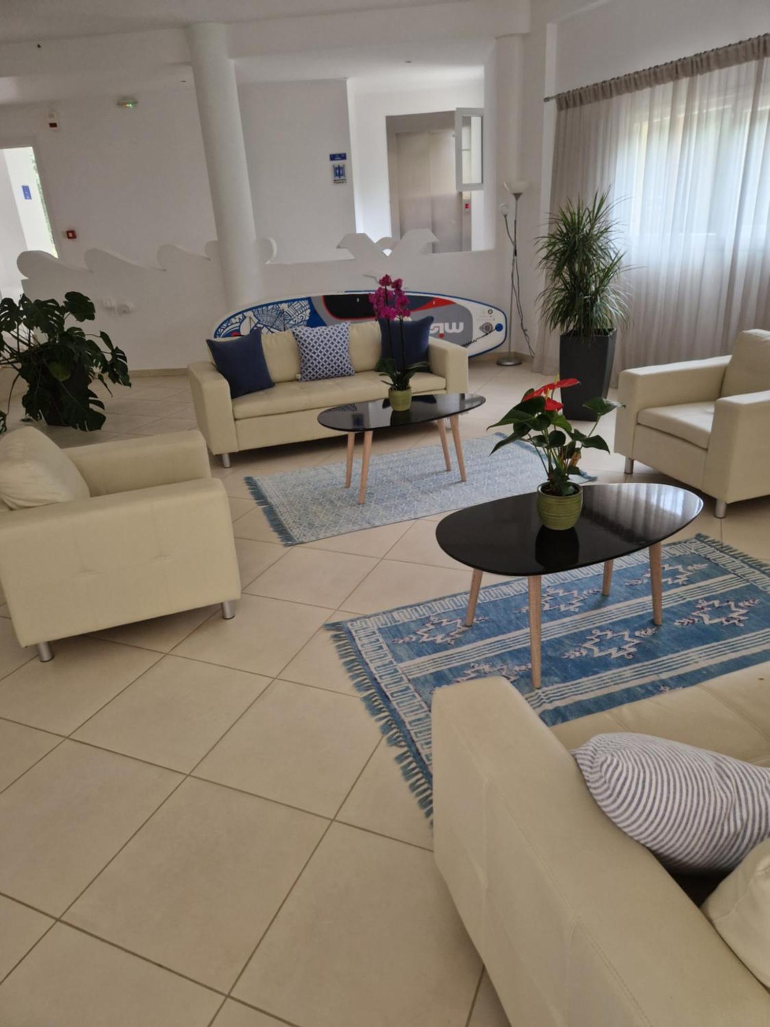 Yénion Menes Hotel מראה חיצוני תמונה