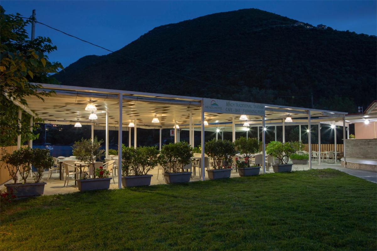 Yénion Menes Hotel מראה חיצוני תמונה
