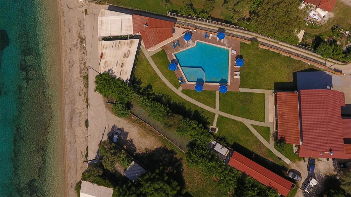 Yénion Menes Hotel מראה חיצוני תמונה