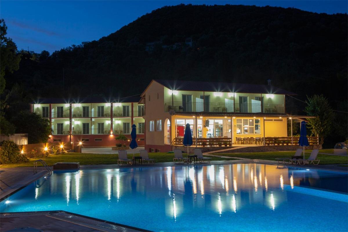Yénion Menes Hotel מראה חיצוני תמונה