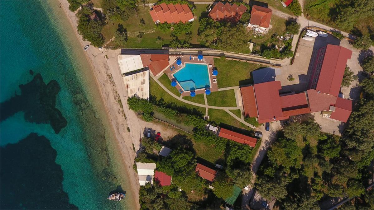 Yénion Menes Hotel מראה חיצוני תמונה